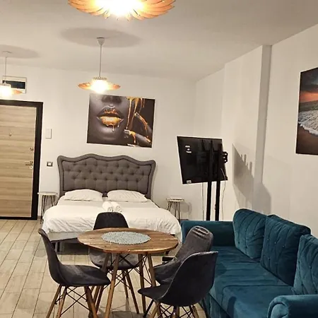 Front Bliss Cu Piscina Incalzita Gym Apartman Năvodari