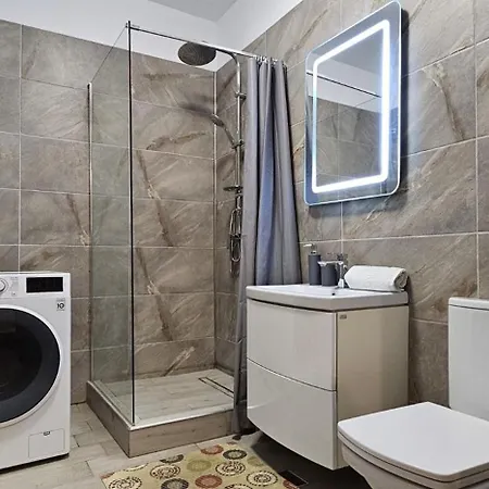 Front Bliss Cu Piscina Incalzita Gym Apartman